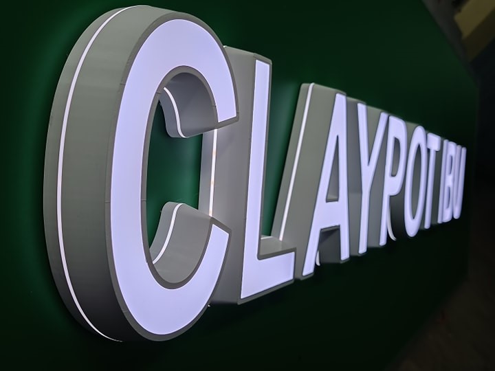 Curve 3D Signage